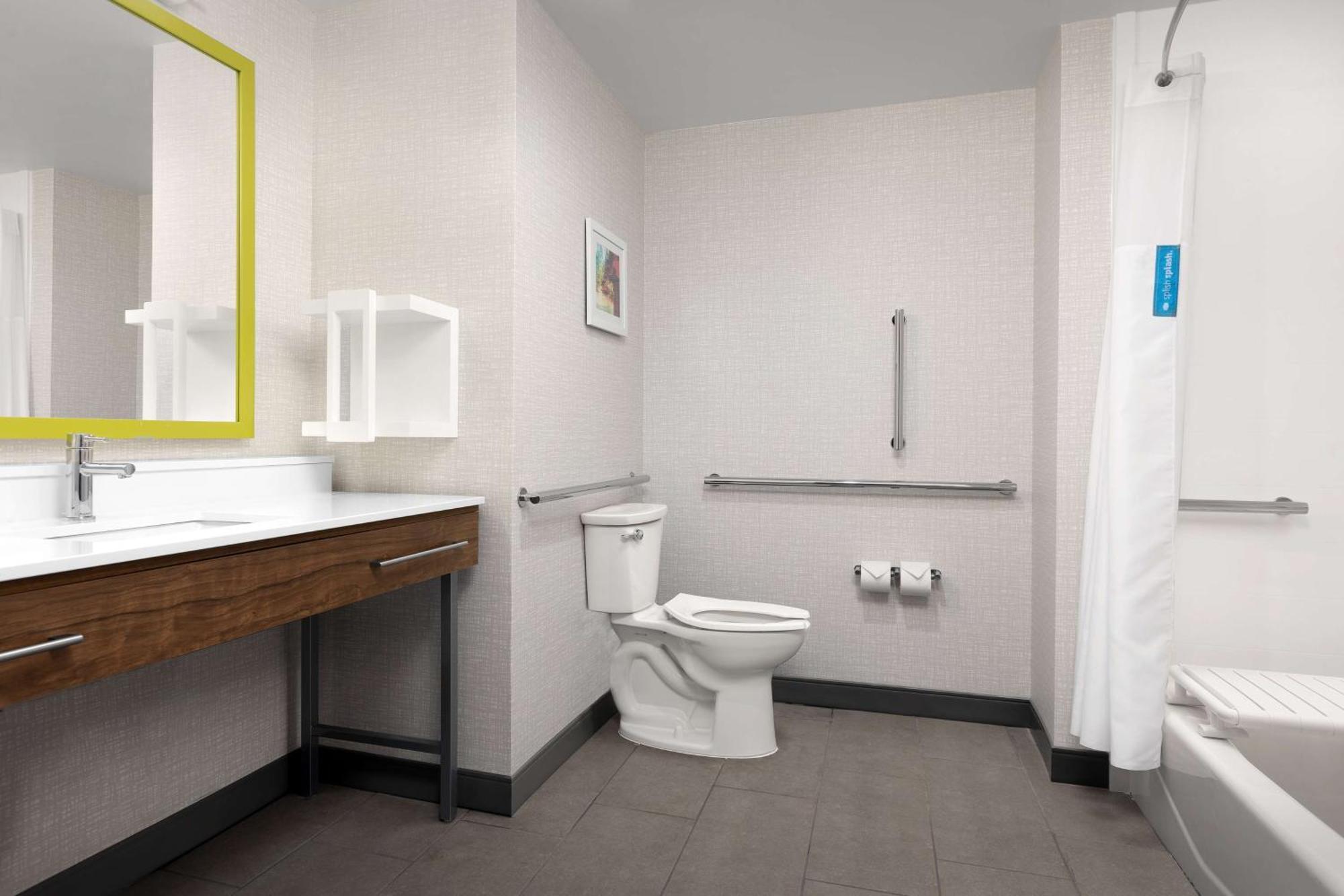 Hampton Inn & Suites Durham University Medical Center Экстерьер фото