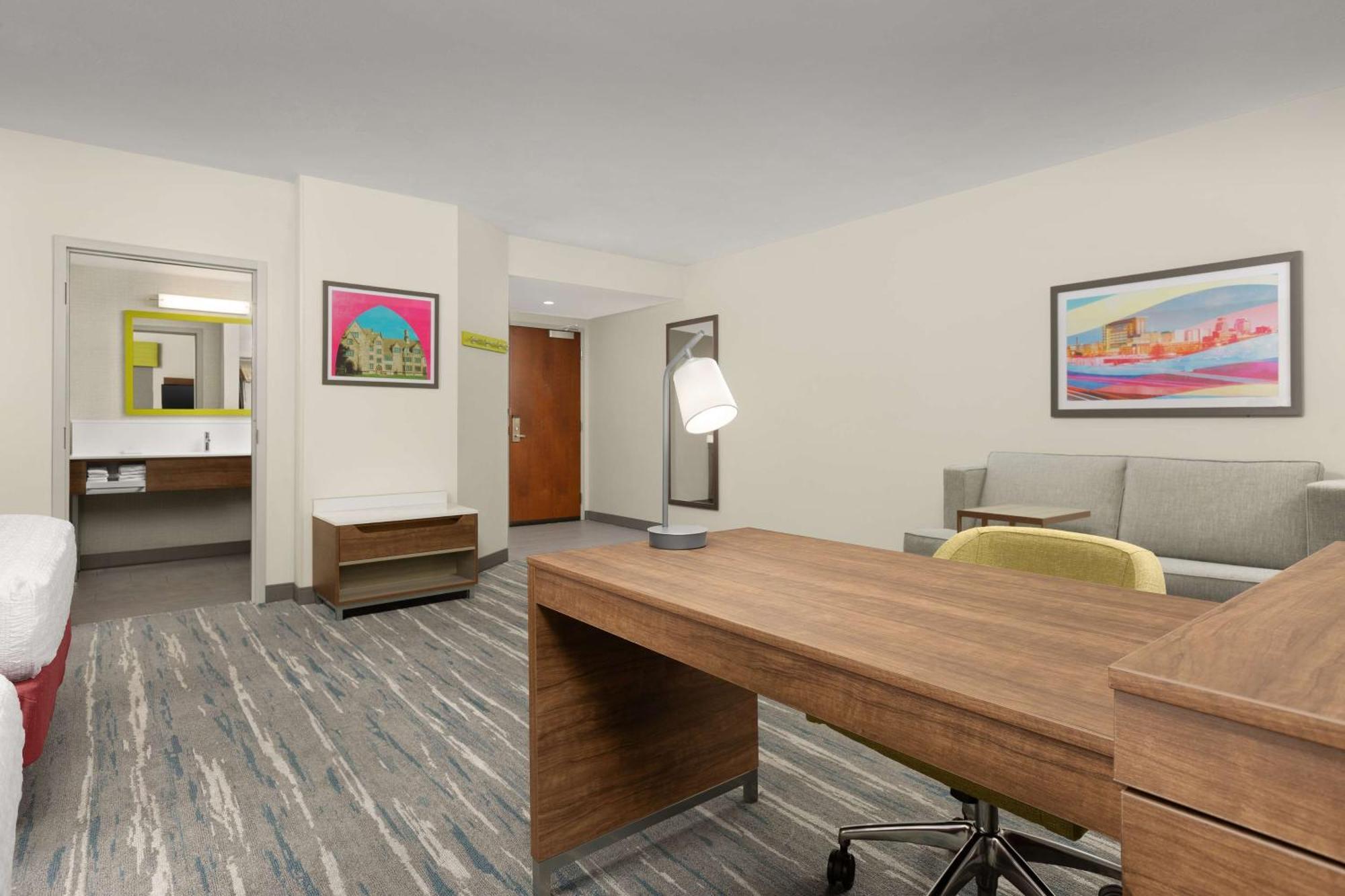 Hampton Inn & Suites Durham University Medical Center Экстерьер фото