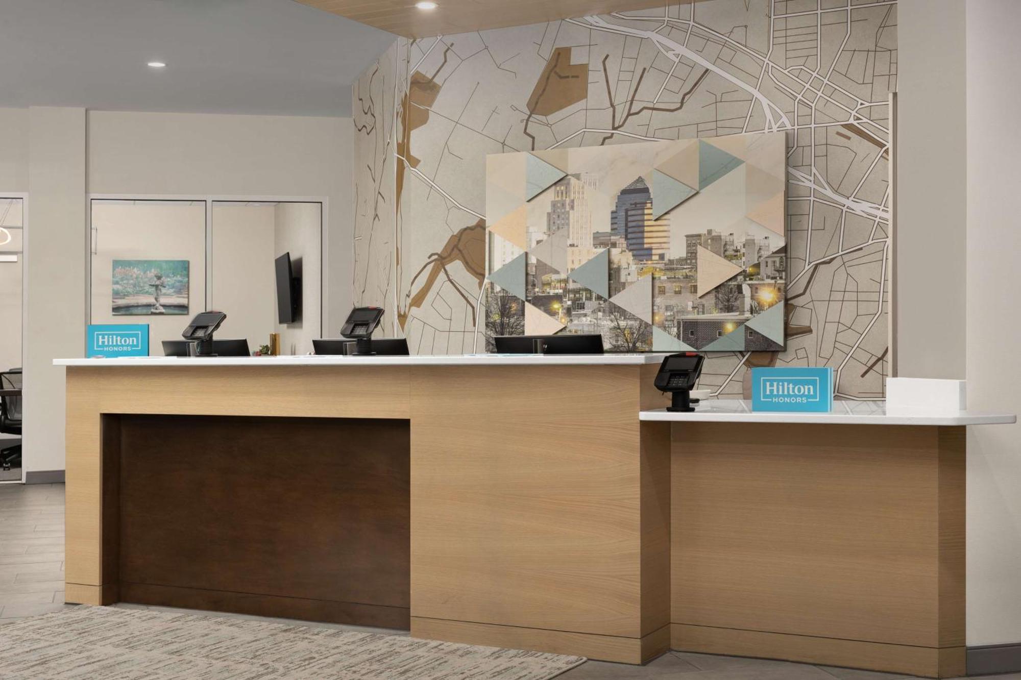 Hampton Inn & Suites Durham University Medical Center Экстерьер фото